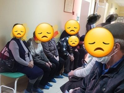 Больные в очереди. Фото: ВКонтакте Больные в очереди. Фото: ВКонтакте