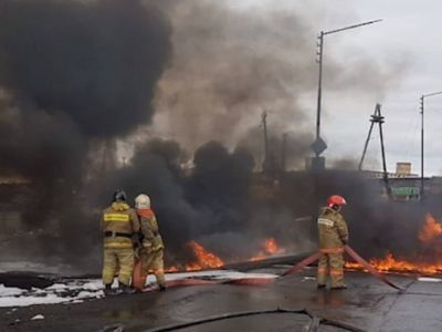 Горение нефтепродуктов. Фото: МЧС Горение нефтепродуктов. Фото: МЧС