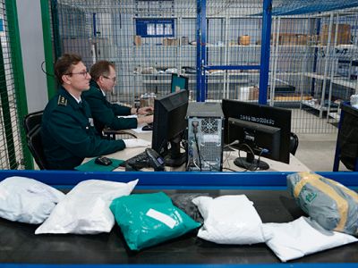 Посылки на таможне. Фото: Александр Кряжев / РИА Новости Посылки на таможне. Фото: Александр Кряжев / РИА Новости