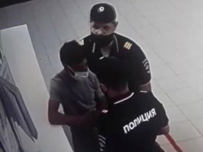 Полицейские избили узбека. Фото: Samara.bezformata.com Полицейские избили узбека. Фото: Samara.bezformata.com