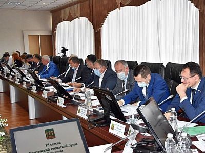 Депутаты на сессии. Фото: Александр Воронин, Каспаров.Ru Депутаты на сессии. Фото: Александр Воронин, Каспаров.Ru