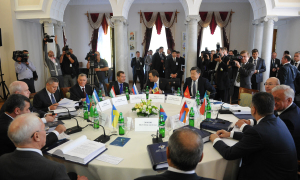 Председатель правительства РФ Дмитрий Медведев во время заседания Совета глав правительств СНГ. Фото: РИА Новости