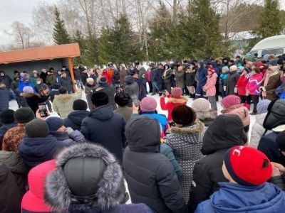 Флэшиоб пчеловодов. Фото: Екатерина Пиф, Каспаров.Ru Флэшиоб пчеловодов. Фото: Екатерина Пиф, Каспаров.Ru