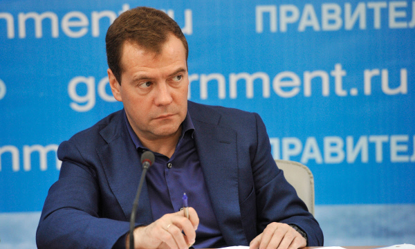 Дмитрий Медведев: Сельские дороги - критическая и сложная тема для России