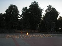 Поклонимся великим тем годам…