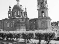 Под небом голубым есть город молодой