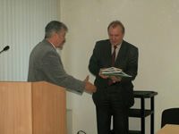 Столичные единороссы сели за парты