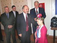 Невозможно стоять в стороне