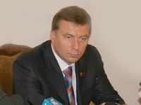 Андрей Метельский: Если оппозиционным партиям не хватает кадровых резервов для выдвижения кандидатов – то это их внутренняя проблема.