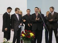 Подарок ко Дню города – современный бассейн