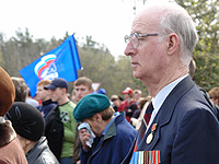 Равнение на Знамя Победы!