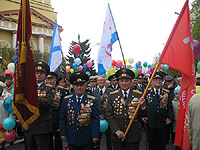 Памяти павших будем достойны