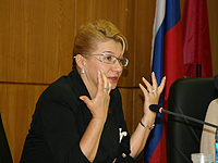 Одной из серьезных проблем является потеря кадров работающих в социальной сфере