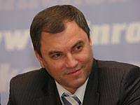 Вячеслав Володин: Единая Россия обеспечит городские школы компьютерами