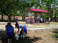 Помощь нуждающимся в заботе