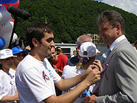 Российский триколор над Красной Поляной