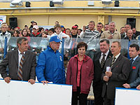 Вячеслав Фетисов снова вышел на лед