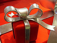 На Новый год российские женщины получают самые дорогие подарки в Европе