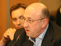 Плигин: Решение Госдумы по российскому флагу считаю правильным