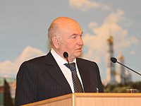 Лужков: Марш на Красной площади - предостережение пытающимся воскресить фашизм