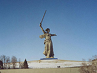 Единая Россия чествует ветеранов Сталинградской битвы