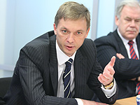 У российской молодежи важно сформировать правильное отношение к госсимволам