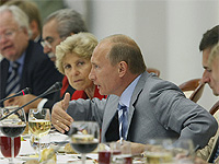 Путин: Пропаганда Запада не лезет ни в какие ворота