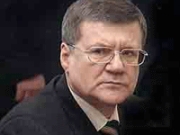 Чайка предложил отделить чиновников от бизнеса