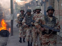 Войска Пакистана отстреливаются от американских командос