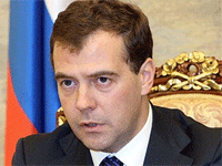 Медведев: Нужно поддержать внутренний рынок госгарантиями