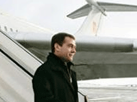 Медведев поручил Правительству РФ разобраться с ценами на авиатопливо