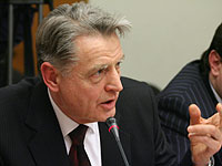 Железный занавес, который нам опускать не нужно