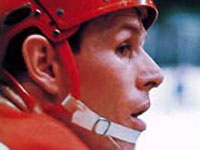 Легендарный хоккеист Вячеслав Старшинов прокомментировал edinros.ru появившиеся на московских дорогах манекены сотрудников ГИБДД