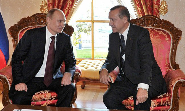 . Президент России Владимир Путин и премьер-министр Турции Реджеп Тайип Эрдоган во время встречи в резиденции