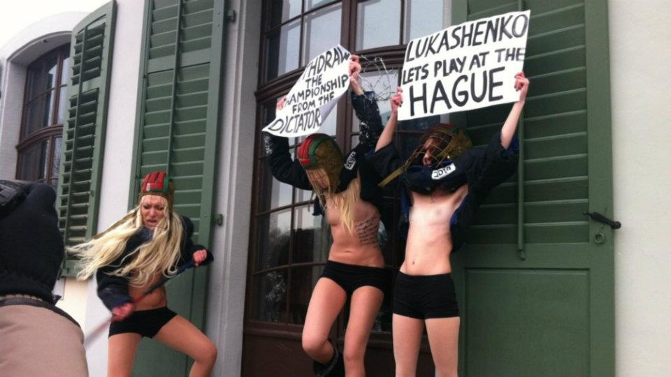 Femen0201-1