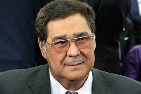 Глава региона напомнил, что уже 12 лет Кузбасс выбирает новую угольную территорию областной столицей Дня шахтера