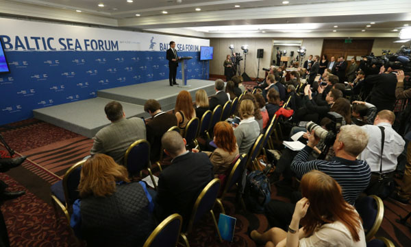 Председатель правительства РФ Дмитрий Медведев во время пресс-конференции после пленарного заседания стран-участниц Форума Балтийского моря. Фото: РИА Новости