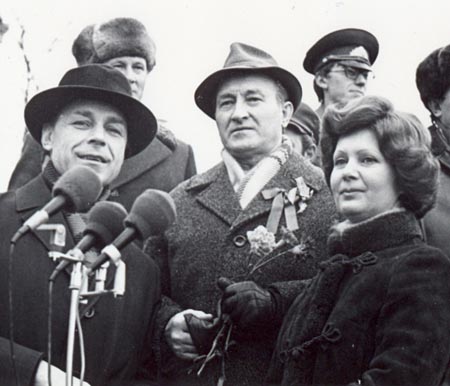 ����������