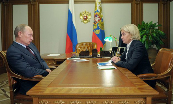 Президент России Владимир Путин проводит встречу с вице-премьером по социальным вопросам Ольгой Голодец в резиденции Ново-Огарево. Фото: пресс-службы Президента России