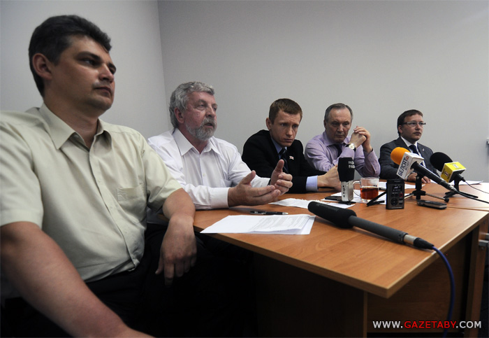 Юрась Губарэвіч - крайні злева, gazetaby.com