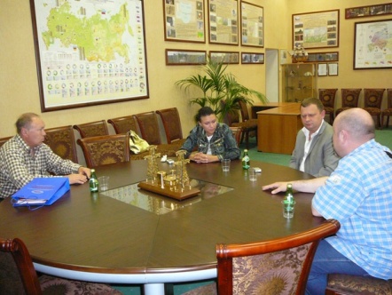 Ольга Литвиненко и Юрий Кузнецов обсудили проблемы нравственного воспитания молодежи