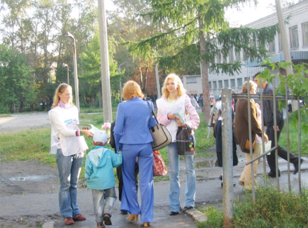 �������