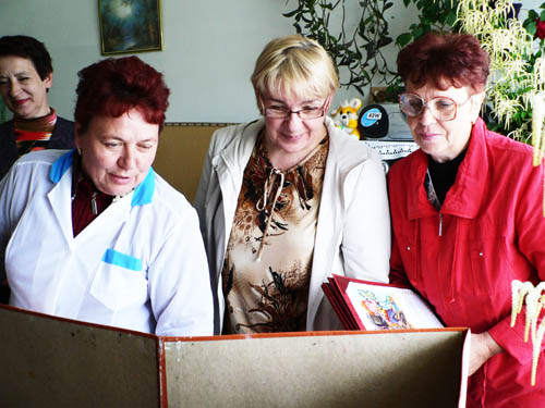 �������