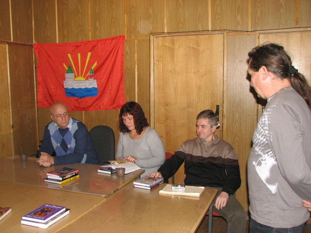 �������