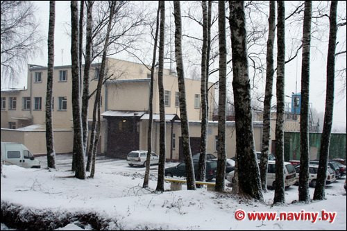 административный корпус колонии, в котором расположена и гостиница для приезжающих на свидания