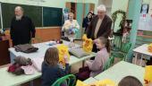 Алексей Чепа передал три тысячи сладких подарков детям из многодетных семей, детских домов, школ-интернатов Тверской области