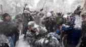 В Санкт-Петербурге полиция разогнала игравшую в снежки молодежь