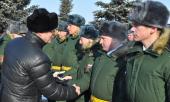 Участники Парада Памяти получили памятные знаки
