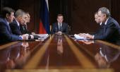 Медведев указывает на необходимость работы Правительства РФ по Посланию Президента