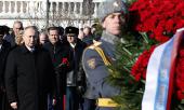 Путин возложил венок к Могиле Неизвестного Солдата